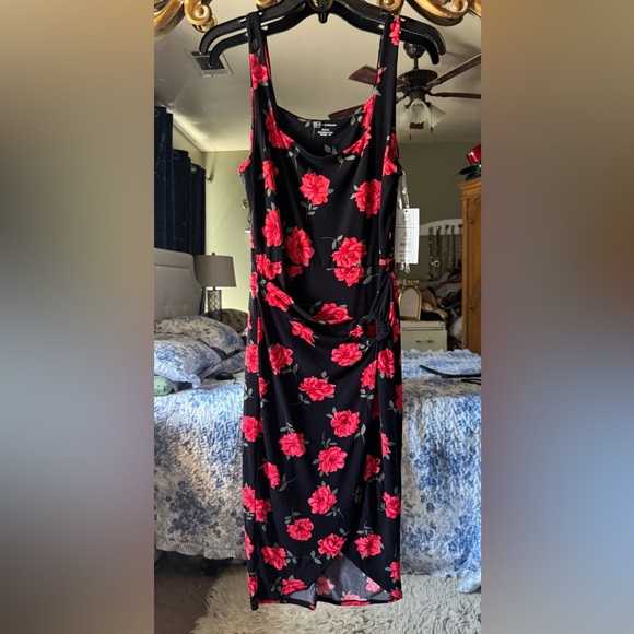 No Boundaries Dresses & Skirts - Floral Black and Red Dress